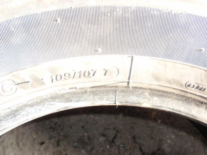 Гуми Зимни 215/65R16, снимка 15 - Гуми и джанти - 6289328