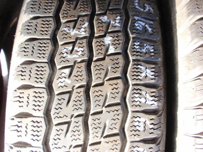 Гуми Зимни 215/65R16, снимка 8 - Гуми и джанти - 6289328