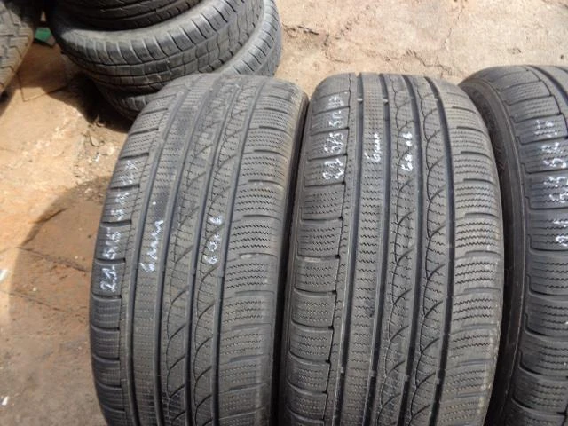 Гуми Зимни 215/55R17, снимка 5 - Гуми и джанти - 17868745