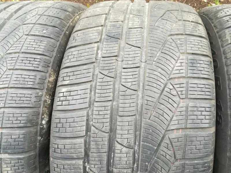 Гуми Зимни 255/40R18, снимка 9 - Гуми и джанти - 19451204