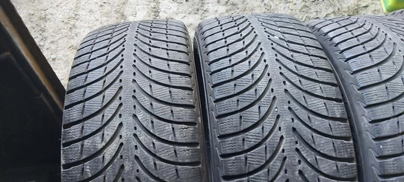 Гуми Зимни 235/55R18, снимка 2 - Гуми и джанти - 35124959