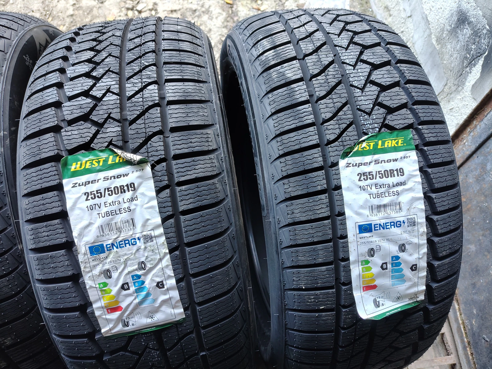 Гуми Зимни 255/50R19, снимка 3 - Гуми и джанти - 54083131