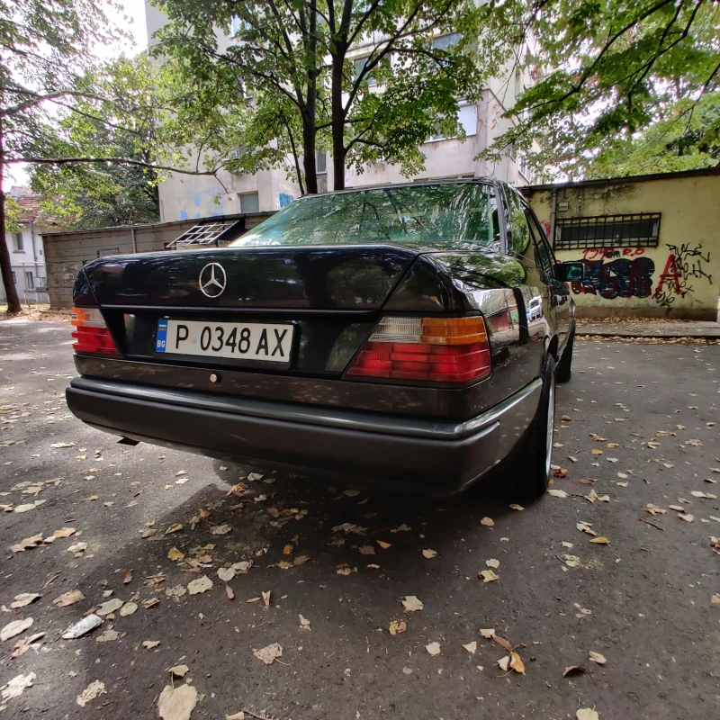 Mercedes-Benz 124 200 E, снимка 11 - Автомобили и джипове - 47474915