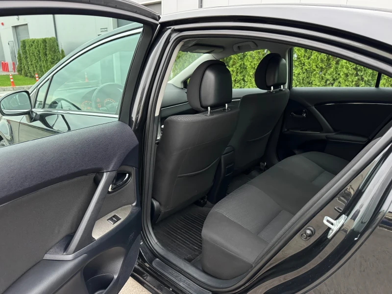 Toyota Avensis 2.0D-4D Регистриран/Обслужен!!!, снимка 15 - Автомобили и джипове - 52776340