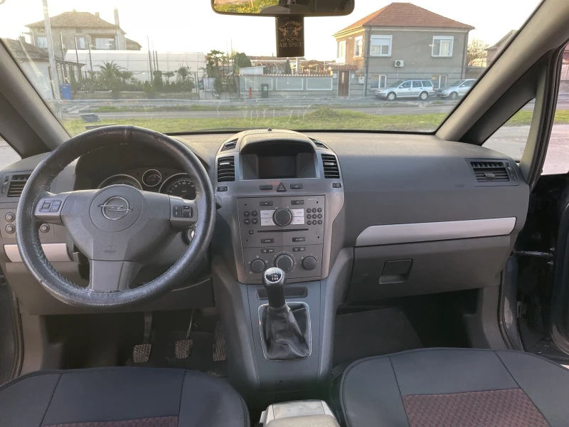 Opel Zafira 1.9 CDTI, снимка 3 - Автомобили и джипове - 52787557