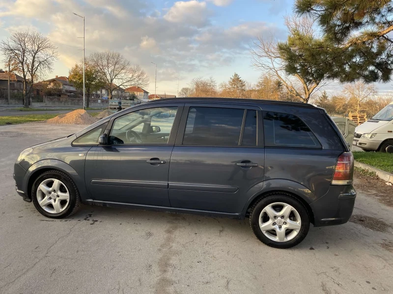 Opel Zafira 1.9 CDTI, снимка 7 - Автомобили и джипове - 52787557