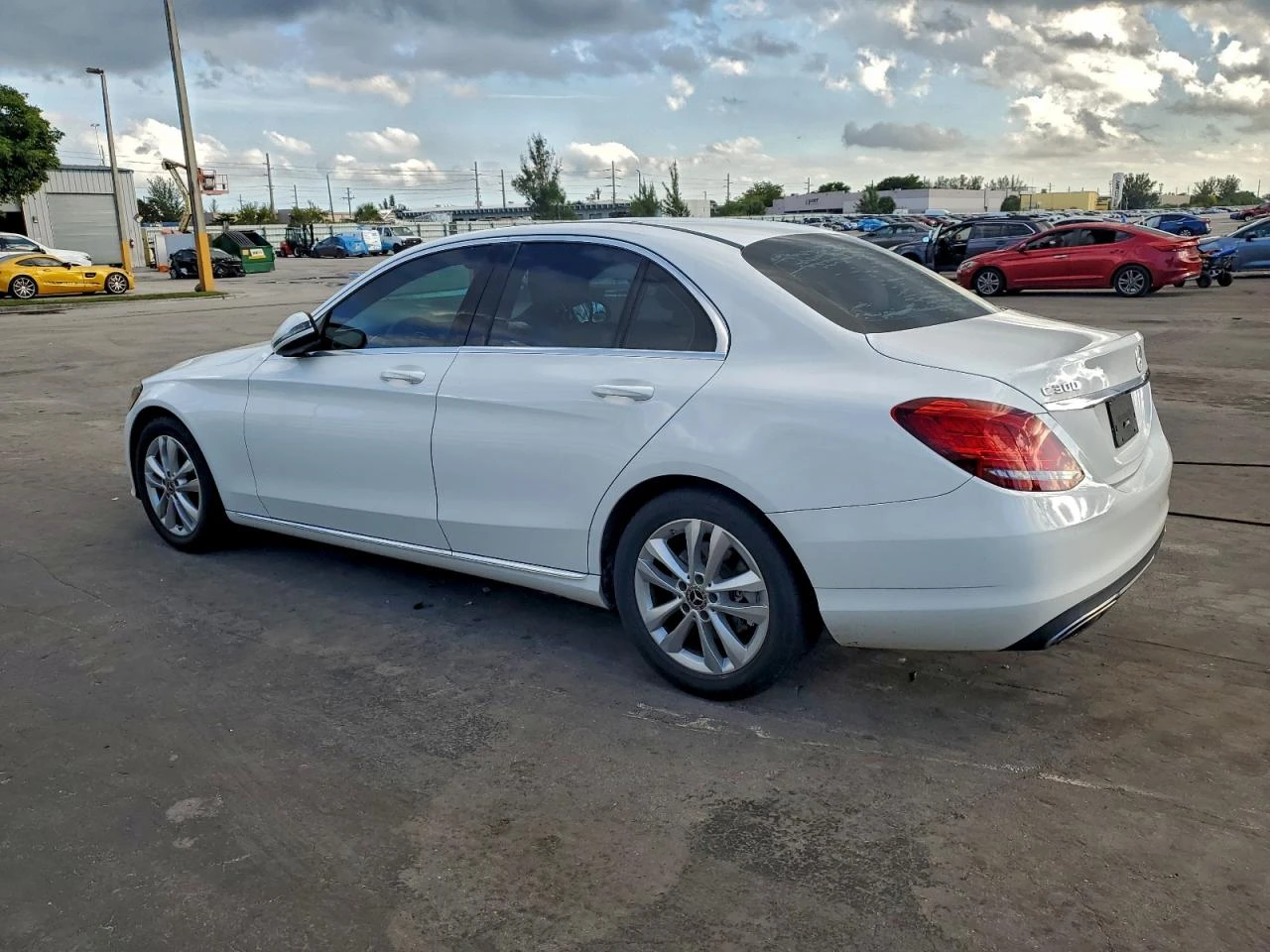 Mercedes-Benz C 300  - изображение 6