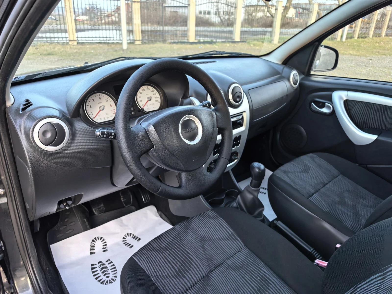 Dacia Sandero 1, 4i GPL - изображение 8