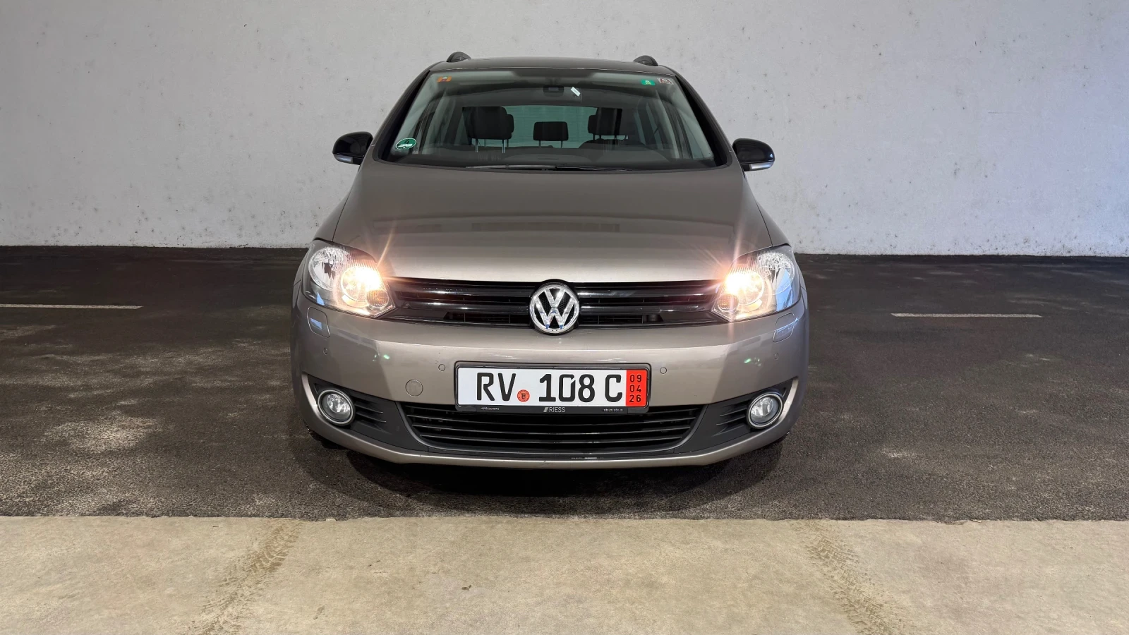 VW Golf Plus 1.4 -122кс.-Бензин-автомат-високо изпълнение, снимка 2 - Автомобили и джипове - 53978441