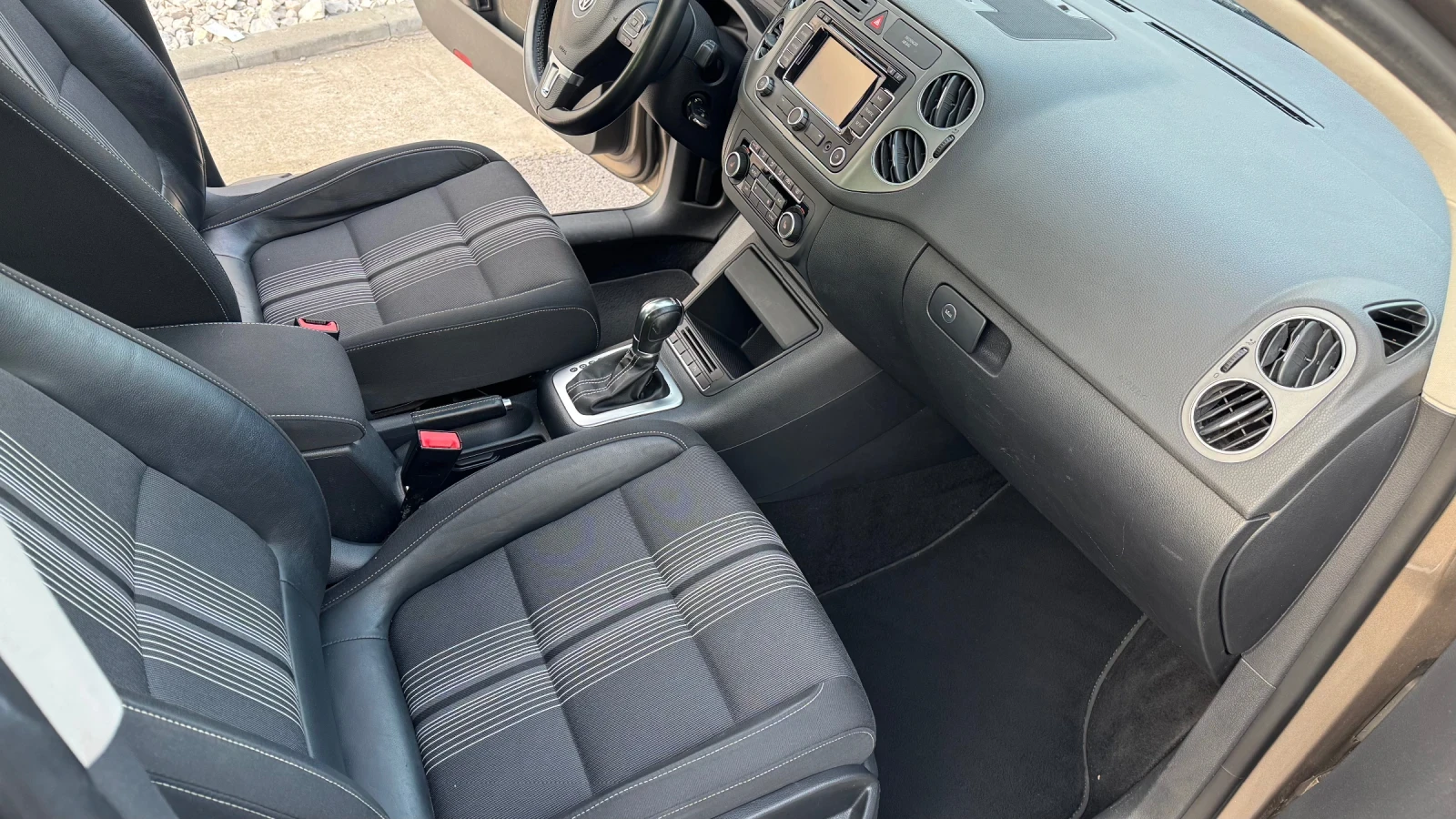 VW Golf Plus 1.4 -122кс.-Бензин-автомат-високо изпълнение, снимка 8 - Автомобили и джипове - 53978441