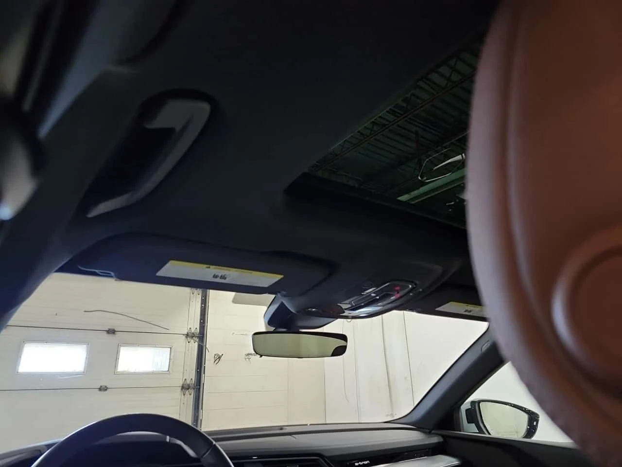 Audi E-Tron * PROGRESSIV * 2 КЛЮЧА * ОБДУХВАНЕ * 360, снимка 13 - Автомобили и джипове - 54209430