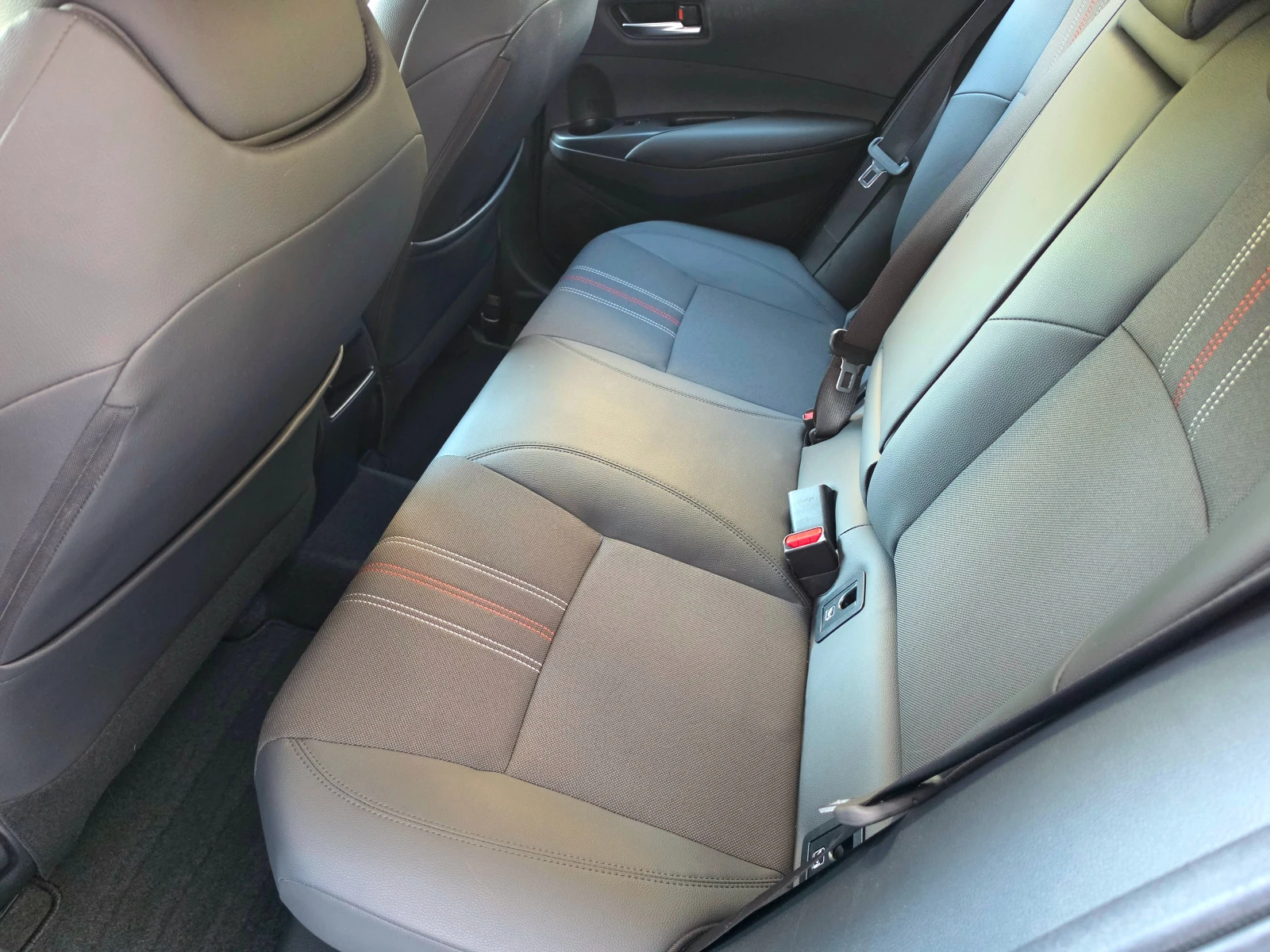 Toyota Corolla 1.8* XYBRID* GR-SPORT* EXECUTIVE* NARDO GREY*  | Mobile.bg � ����������� 15