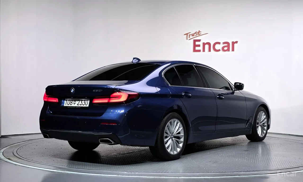 BMW 530 LCI | H&KARDON | 360 | HEADS UP, снимка 4 - Автомобили и джипове - 55950349