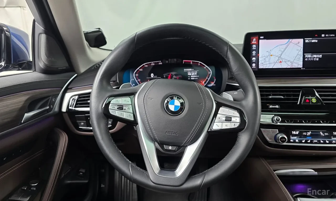 BMW 530 LCI | H&KARDON | 360 | HEADS UP, снимка 11 - Автомобили и джипове - 55950349
