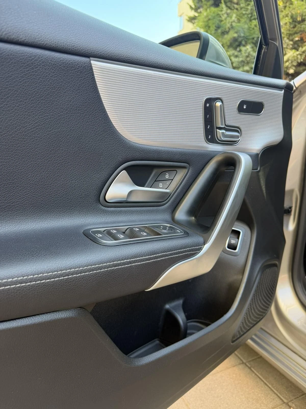 Mercedes-Benz A 220, снимка 11 - Автомобили и джипове - 56154643