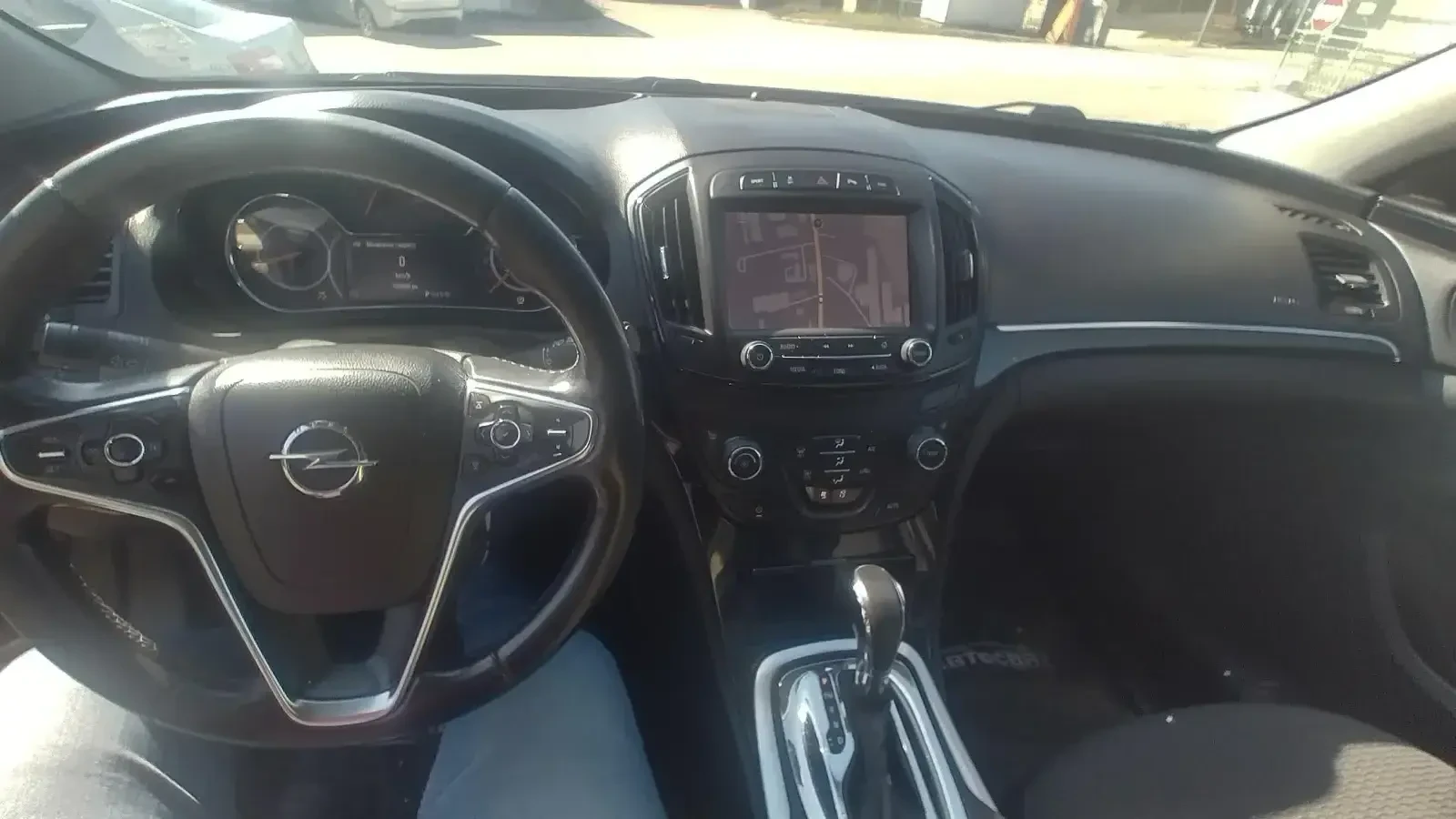 Opel Insignia Sport Tourer SW, снимка 5 - Автомобили и джипове - 56677188