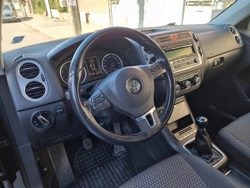 VW Tiguan, снимка 10 - Автомобили и джипове - 47758892