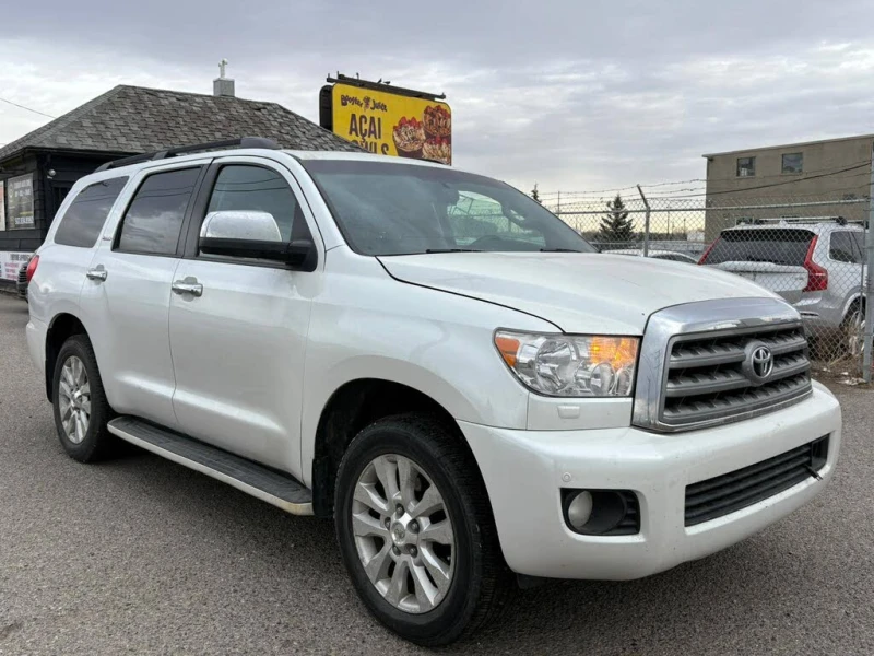 Toyota Sequoia PLATINUM* 5.7L V8* BLACK FRIDAY, снимка 3 - Автомобили и джипове - 52539599