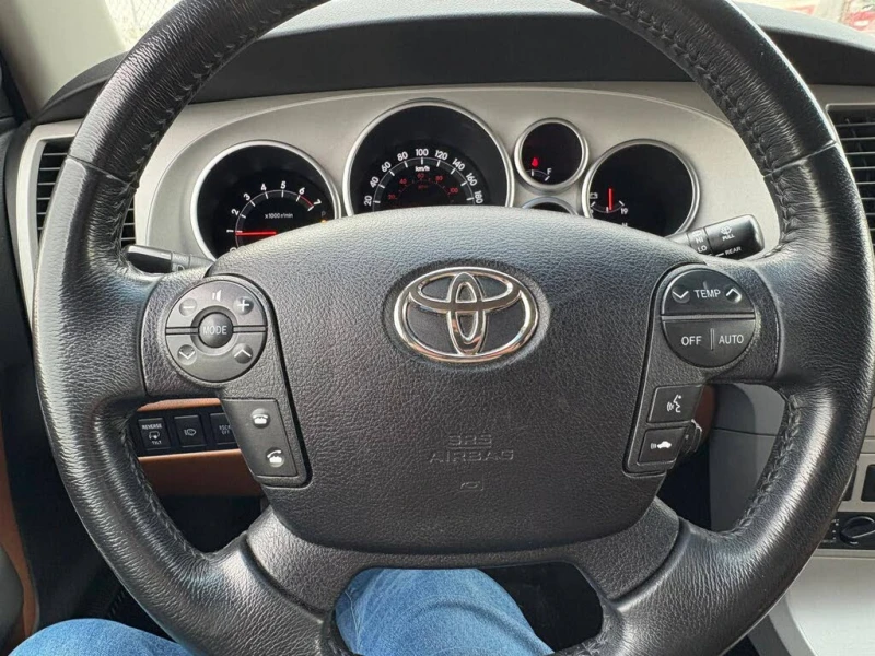 Toyota Sequoia PLATINUM* 5.7L V8* BLACK FRIDAY, снимка 11 - Автомобили и джипове - 52539599