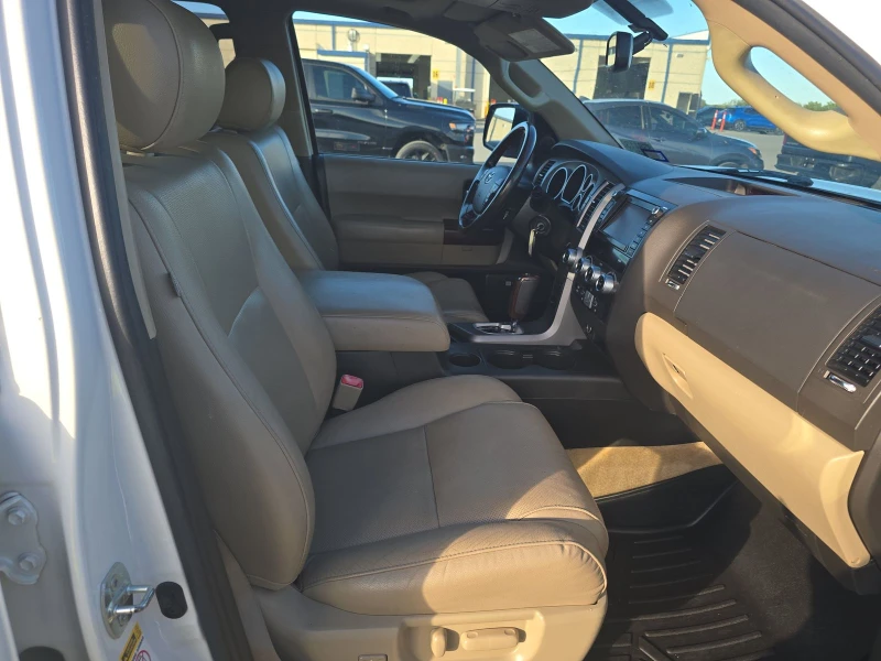 Toyota Sequoia Platinum, снимка 12 - Автомобили и джипове - 52640127