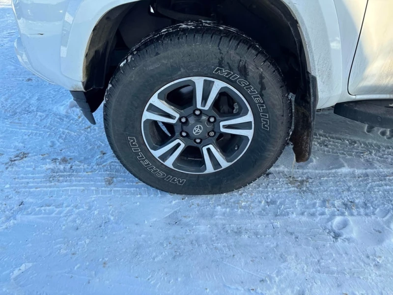 Toyota Tacoma * SR5 * CARFAX * БЕЗ ПЪРВОНАЧАЛНА ВНОСКА, снимка 7 - Автомобили и джипове - 52733207