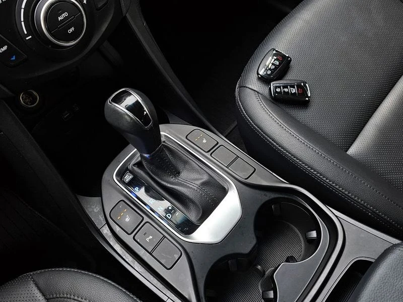 Hyundai Santa fe Gasoline 2.0 Turbo 2WD| 240к.с.| ВКЛ.ТЕХНОТЕСТ, снимка 9 - Автомобили и джипове - 55432425