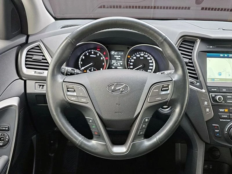 Hyundai Santa fe Gasoline 2.0 Turbo 2WD| 240к.с.| ВКЛ.ТЕХНОТЕСТ, снимка 13 - Автомобили и джипове - 55432425
