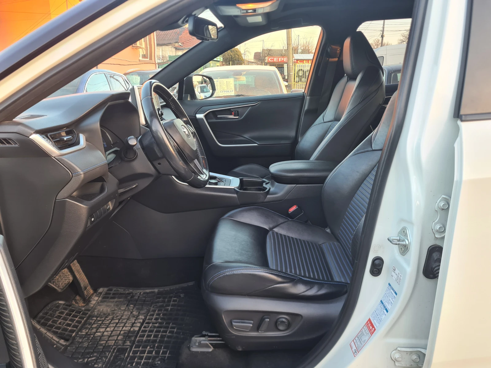 Toyota Rav4 2.5Hybrid, 4X4, ПАНОРАМА - изображение 10