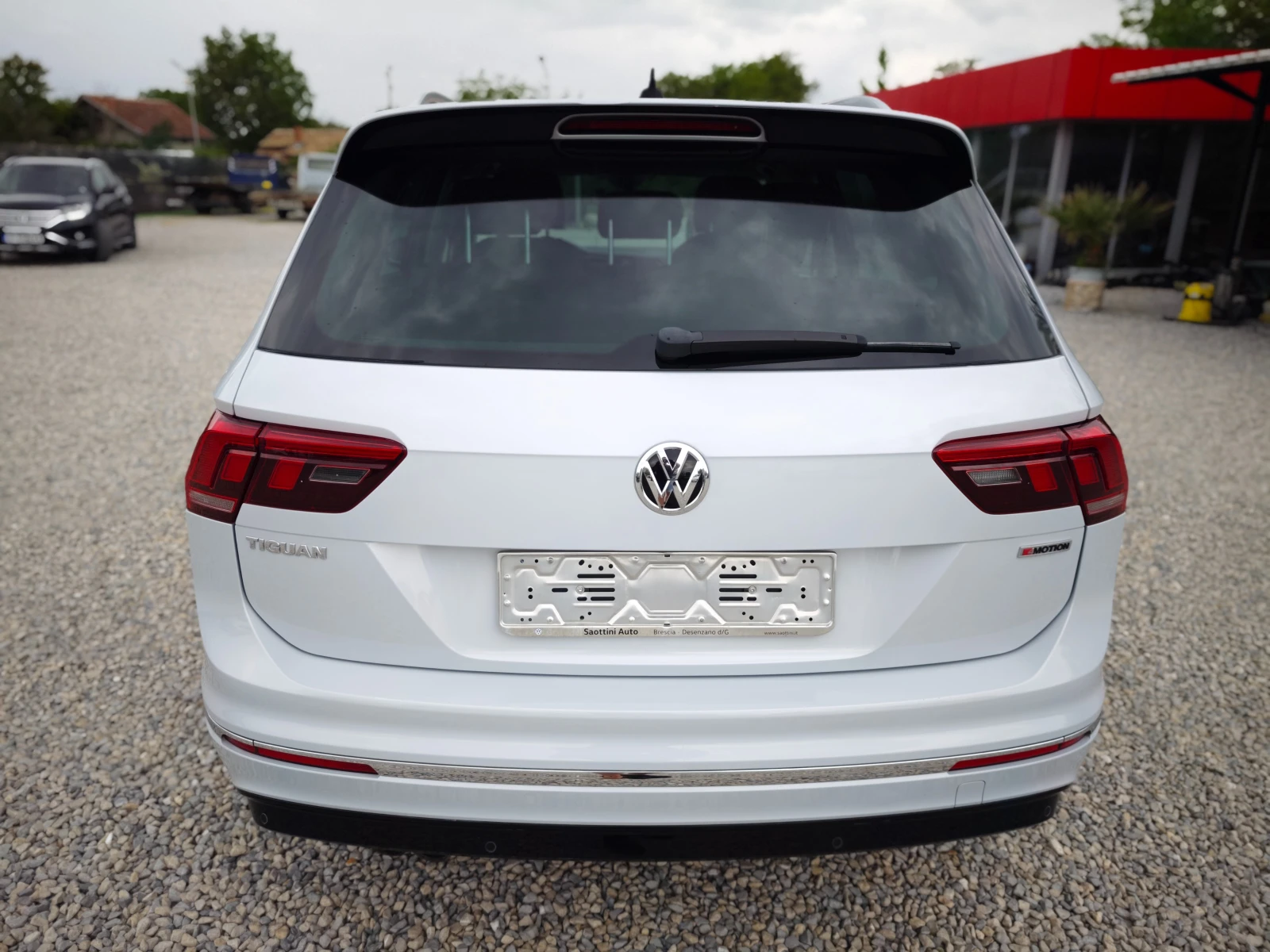 VW Tiguan R-LINE/4MOTION/DISTRONIC/CARPLAY/ANDROID AUTO/СТЕП - изображение 9