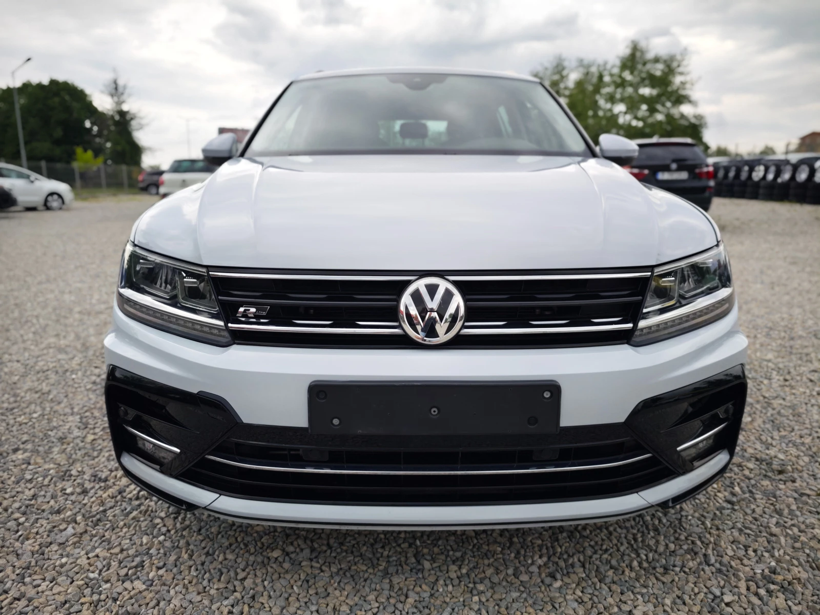 VW Tiguan R-LINE/4MOTION/DISTRONIC/CARPLAY/ANDROID AUTO/СТЕП - изображение 5