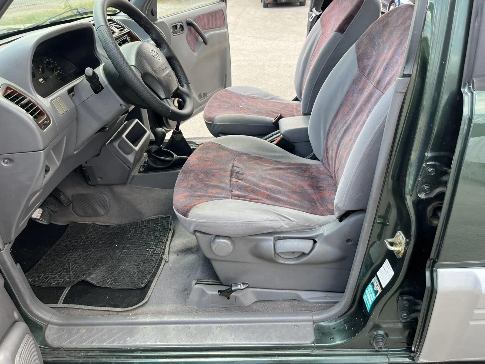 Nissan Terrano 2.7TDI 125кс. КЛИМАТИК 4Х4 БЪРЗИ, БАВНИ ИТАЛИЯ - изображение 8
