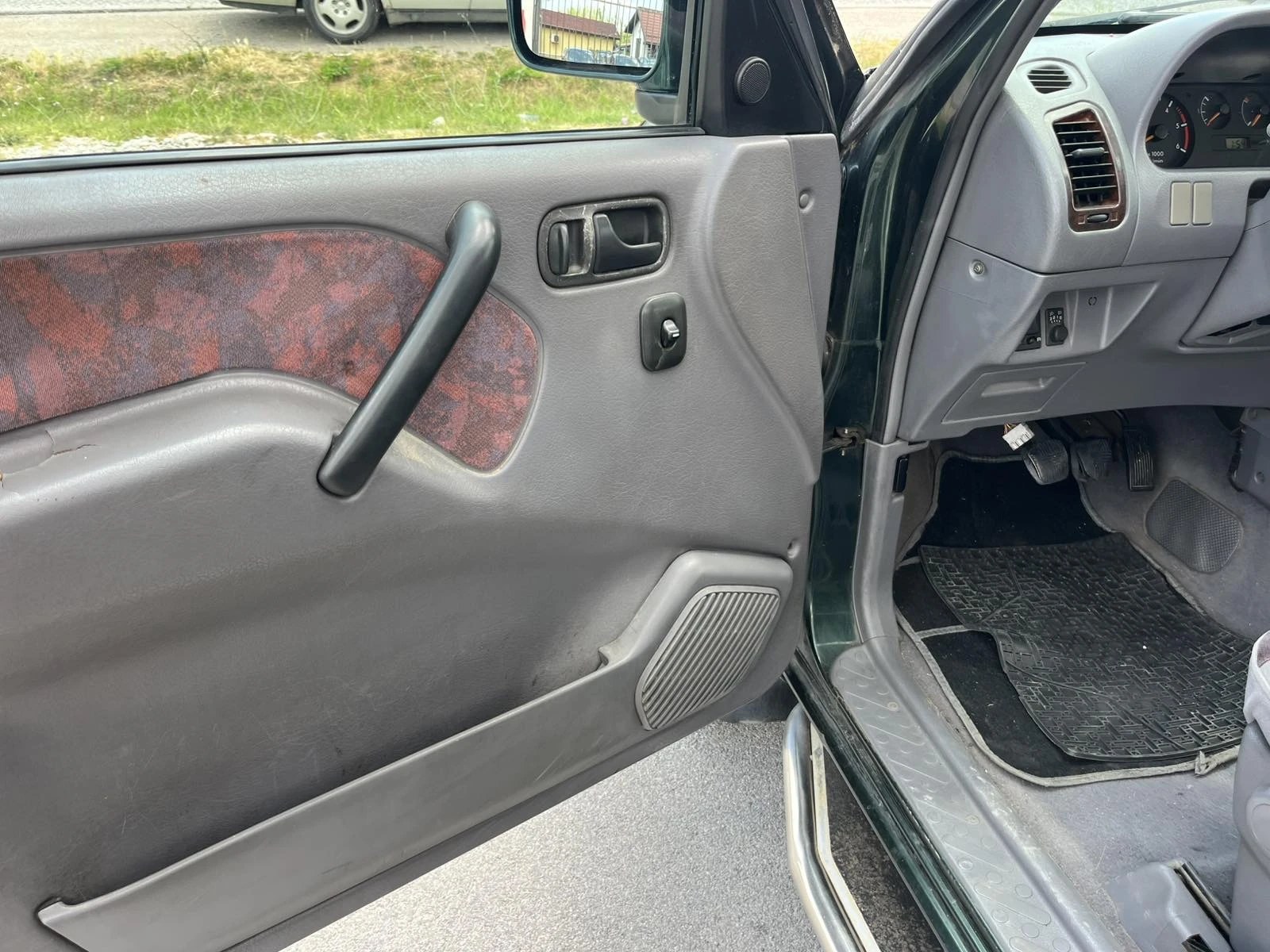 Nissan Terrano 2.7TDI 125кс. КЛИМАТИК 4Х4 БЪРЗИ, БАВНИ ИТАЛИЯ - изображение 7