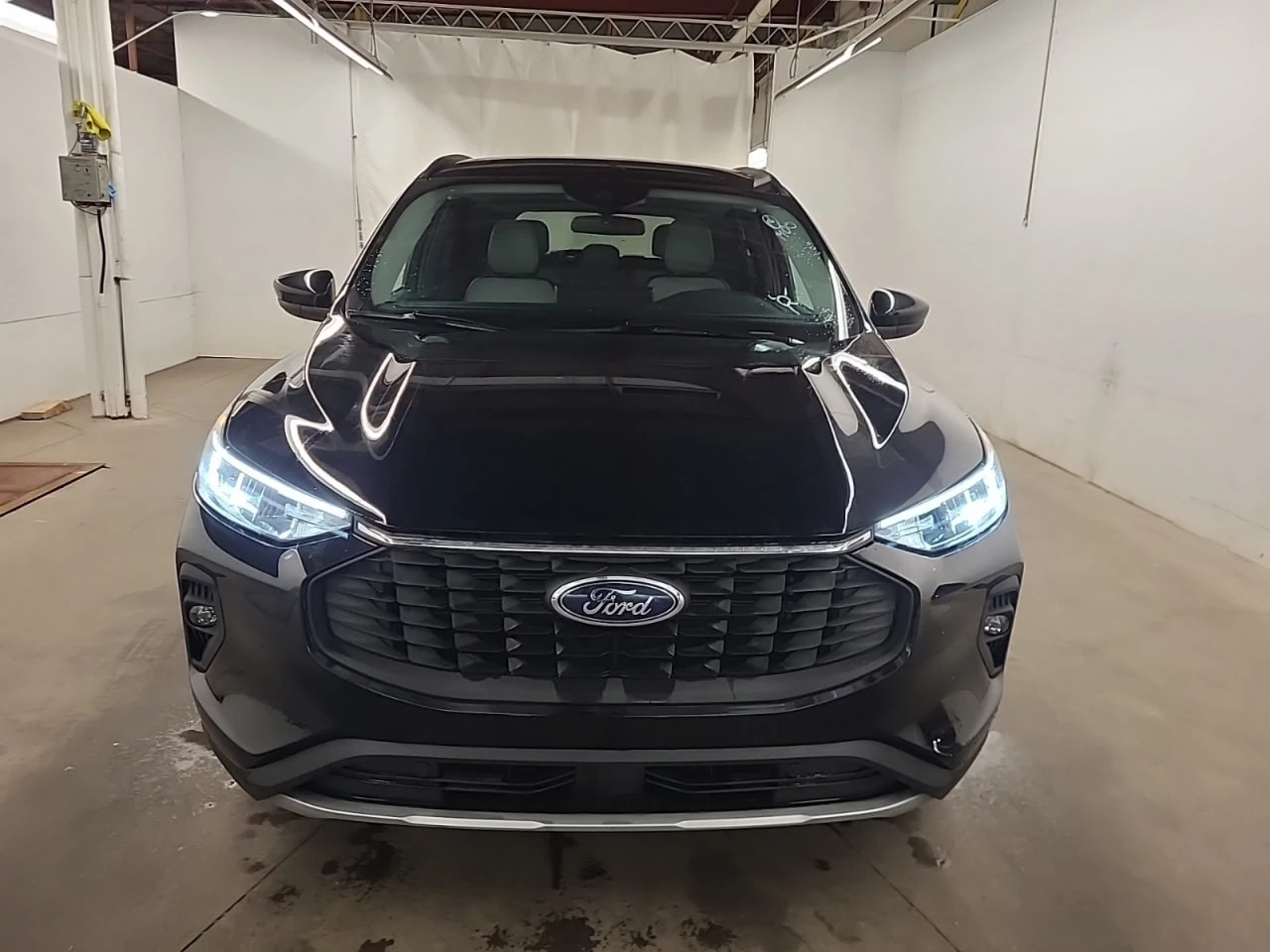 Ford Escape * АВТО КРЕДИТ* ЦЕНА ДО БГ * Сервизна история *  - изображение 3