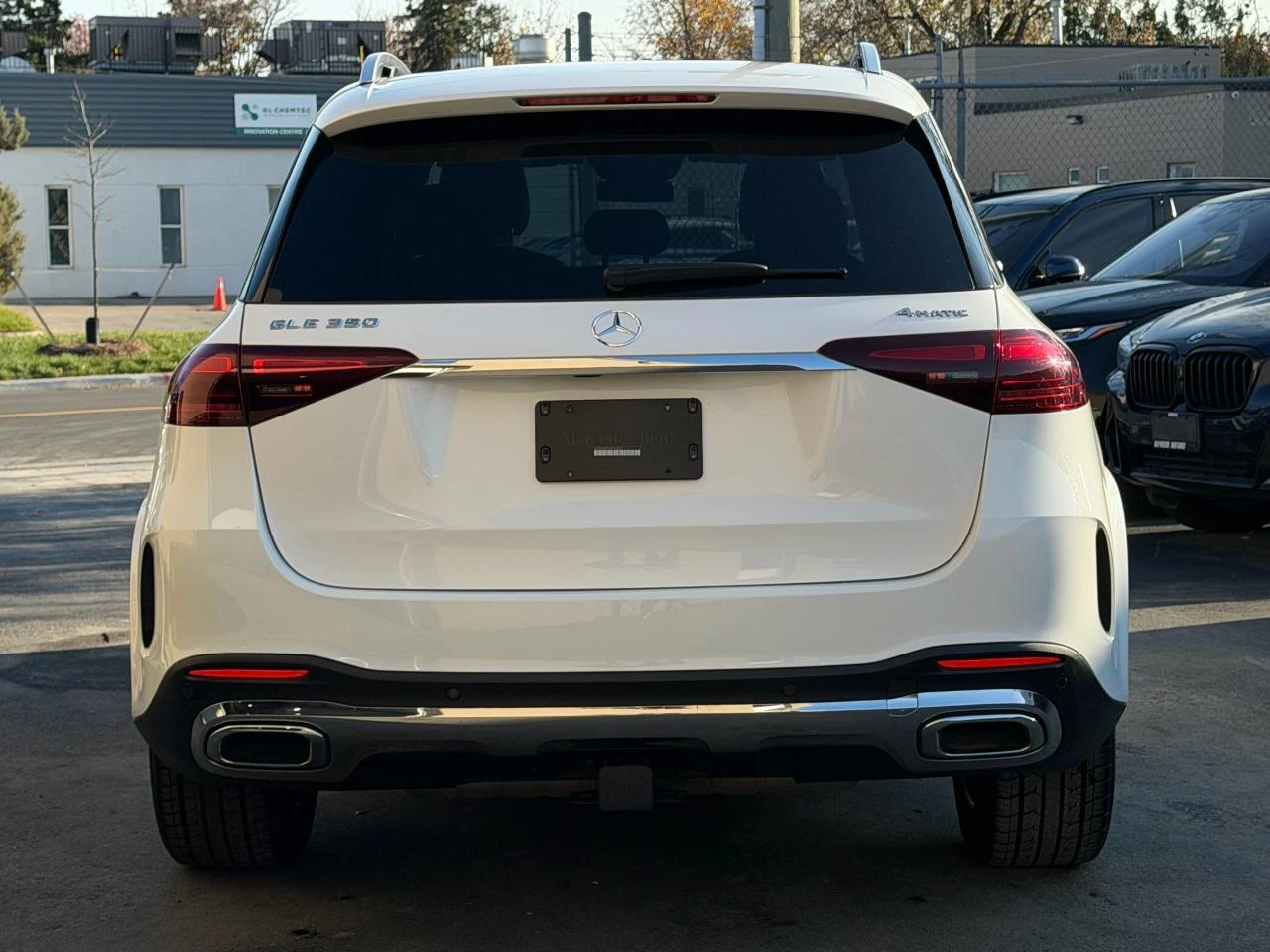 Mercedes-Benz GLE 350 4Matic / AMG PKG / PANO / BURMESTER / 360 - изображение 4