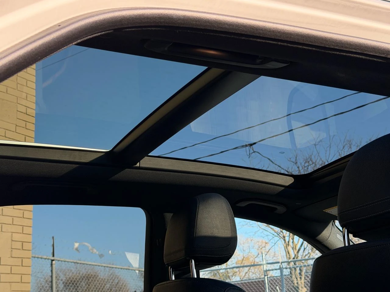 Mercedes-Benz GLE 350 4Matic / AMG PKG / PANO / BURMESTER / 360 - изображение 10