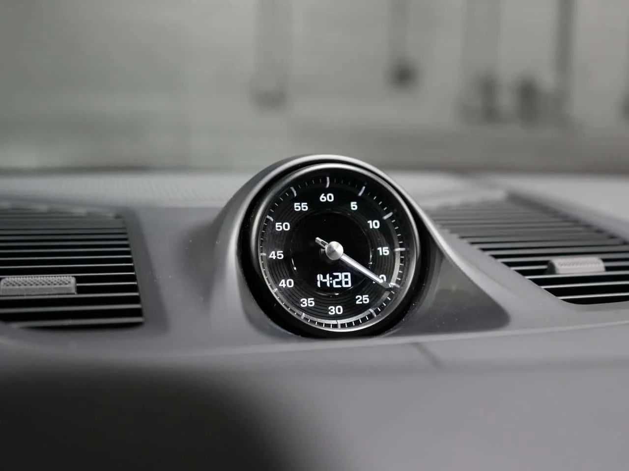 Porsche Cayenne * CARFAX * ЦЕНА ДО БГ, снимка 16 - Автомобили и джипове - 54133621