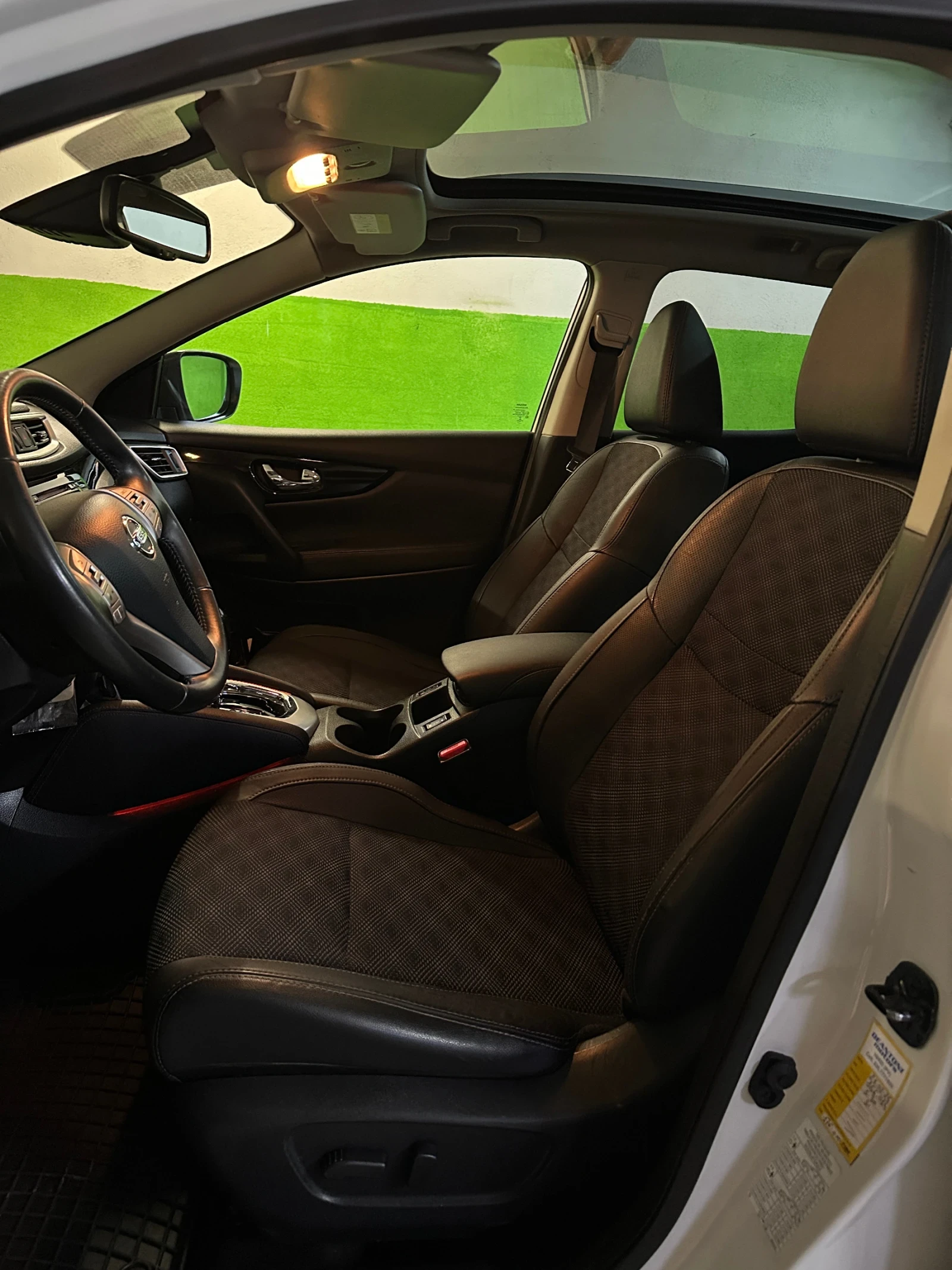Nissan Qashqai 1.6 D 131к.с. Full/Обслужена, снимка 12 - Автомобили и джипове - 56121830