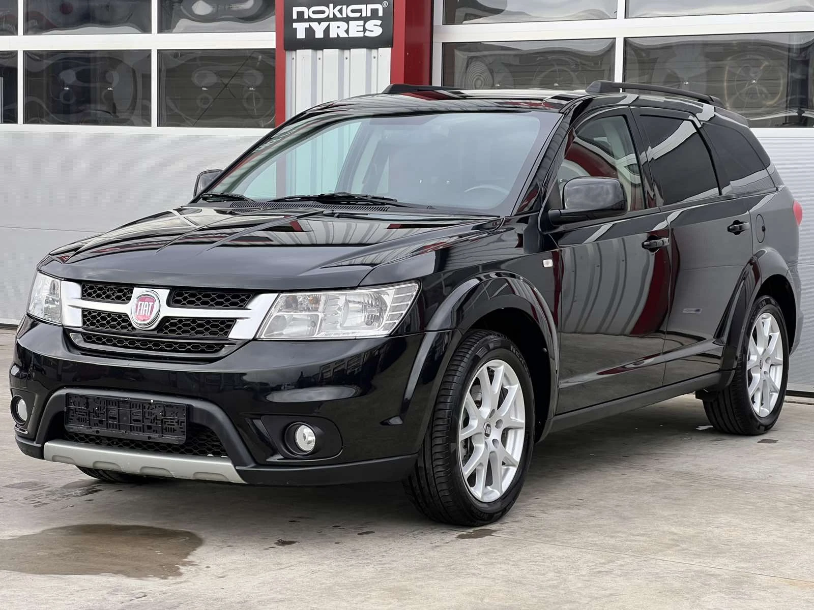Fiat Freemont 2.0D-4X4-AUTOMATIC-2014-7 МЕСТА, снимка 2 - Автомобили и джипове - 56686051