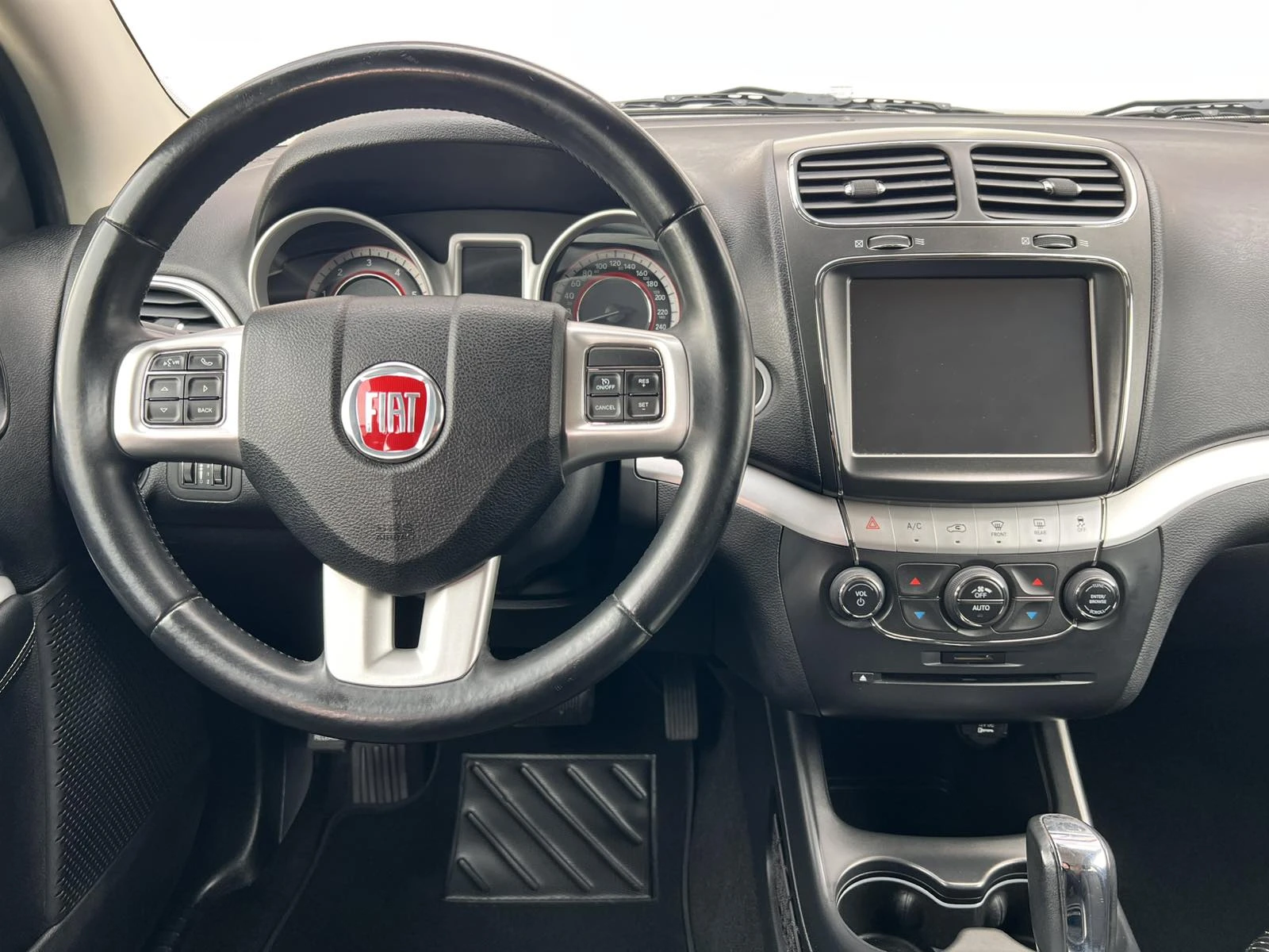 Fiat Freemont 2.0D-4X4-AUTOMATIC-2014-7 МЕСТА, снимка 10 - Автомобили и джипове - 56686051