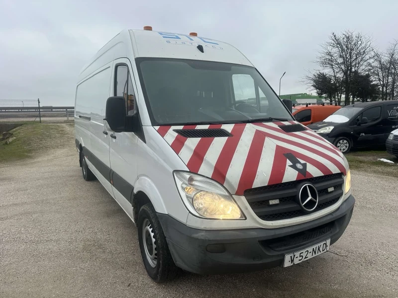Mercedes-Benz Sprinter 319