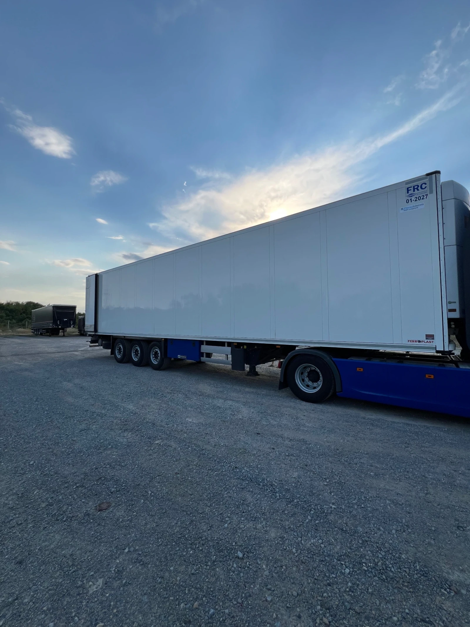 Полуремарке Schmitz TK -SLX 300i - Pharma certification -двуредово