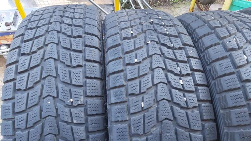 Гуми Зимни 215/70R15, снимка 3 - Гуми и джанти - 27313443