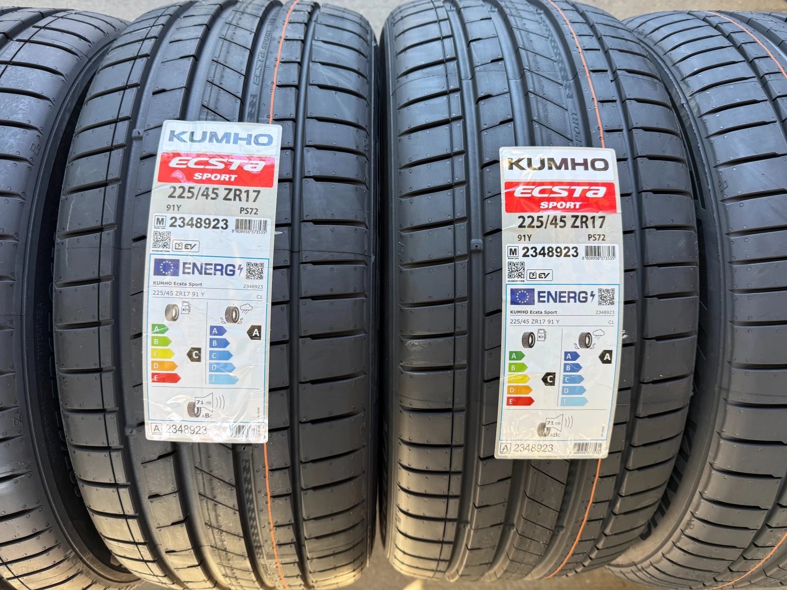 Гуми Летни 225/45R17, снимка 2 - Гуми и джанти - 53799175