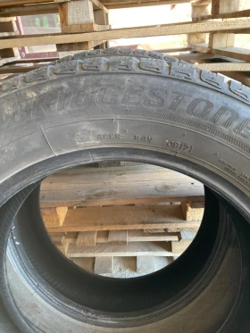 Гуми Зимни 215/60R17, снимка 2 - Гуми и джанти - 49502996