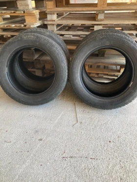 Гуми Зимни 215/60R17, снимка 7 - Гуми и джанти - 49502996