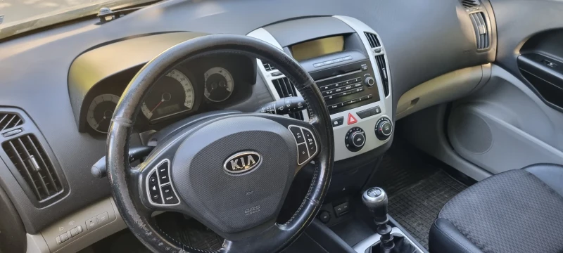 Kia Ceed, снимка 3 - Автомобили и джипове - 47386049