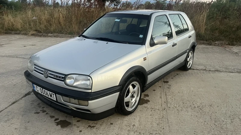 VW Golf, снимка 1 - Автомобили и джипове - 49597692