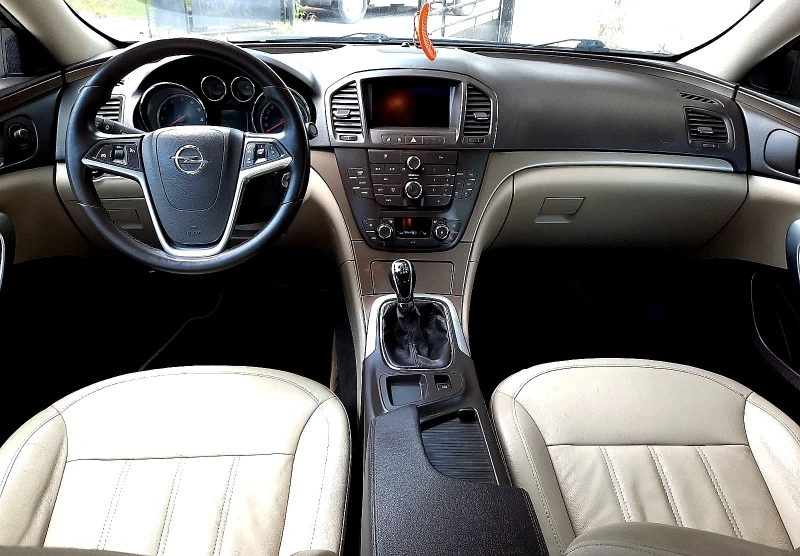 Opel Insignia 1.6 180 к.с. Кожен салон, снимка 11 - Автомобили и джипове - 50561127