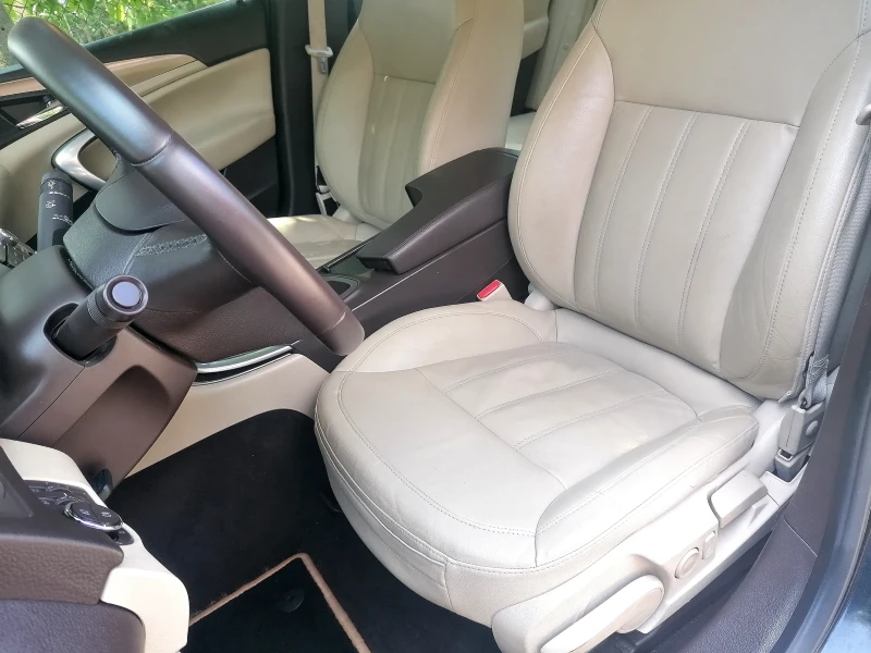 Opel Insignia 1.6 180 к.с. Кожен салон, снимка 10 - Автомобили и джипове - 50561127