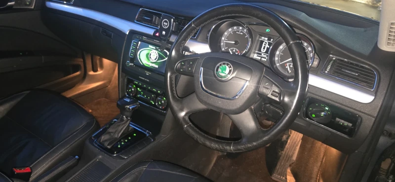 Skoda Superb ELEGANSE, снимка 15 - Автомобили и джипове - 52355026